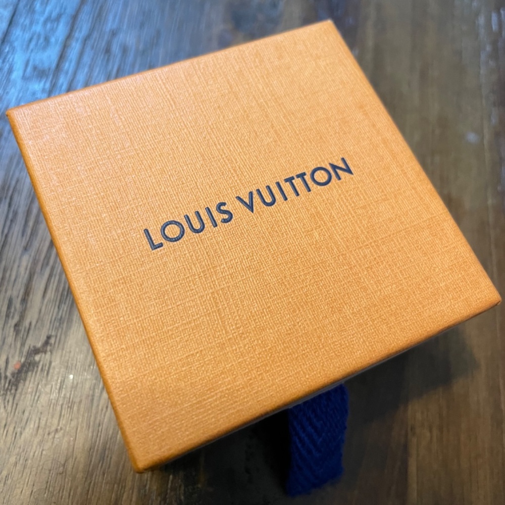 ✨100 authentic ✨Louis Vuitton ring - Picture 5 of 5